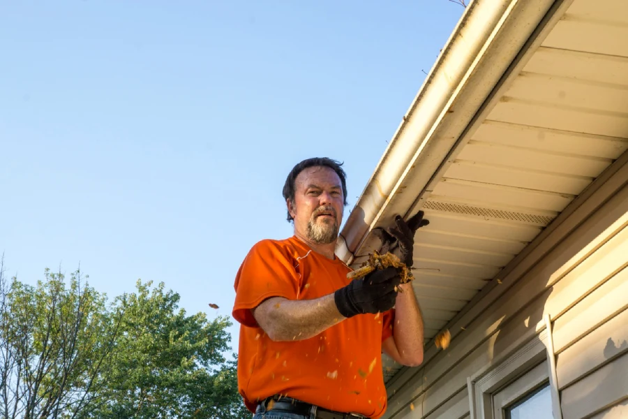 How To Clean A Gutter Fort Pierce, FL