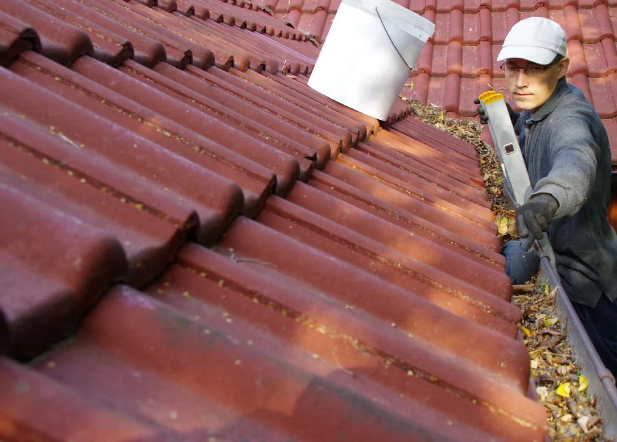 How To Clean A Gutter in Fort Pierce, FL